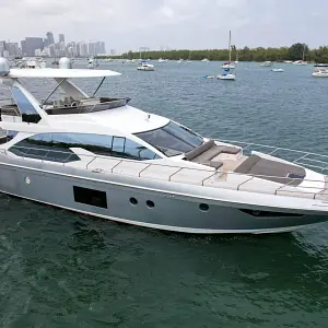 2017 Azimut 66