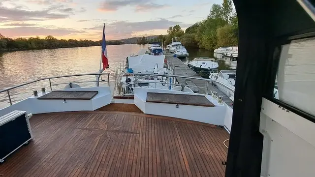 cruiser VAN DER HEIJDEN SHIPYARDS - WAALWIJK  Riverline 1500 cabrio, maritime boat