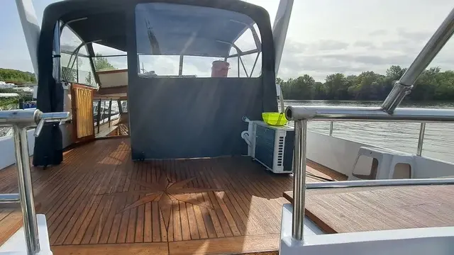 cruiser VAN DER HEIJDEN SHIPYARDS - WAALWIJK  Riverline 1500 cabrio, maritime boat