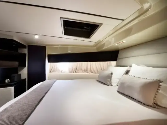 Ferretti Yachts Ferretti 165 Fly