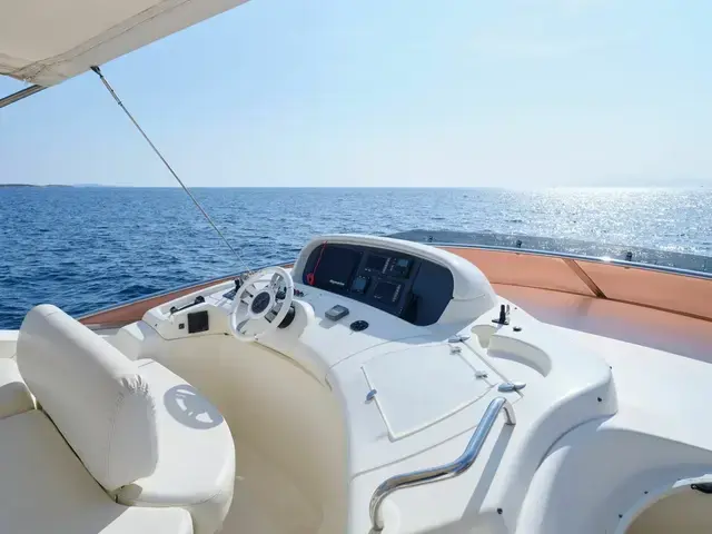 Azimut 68 E