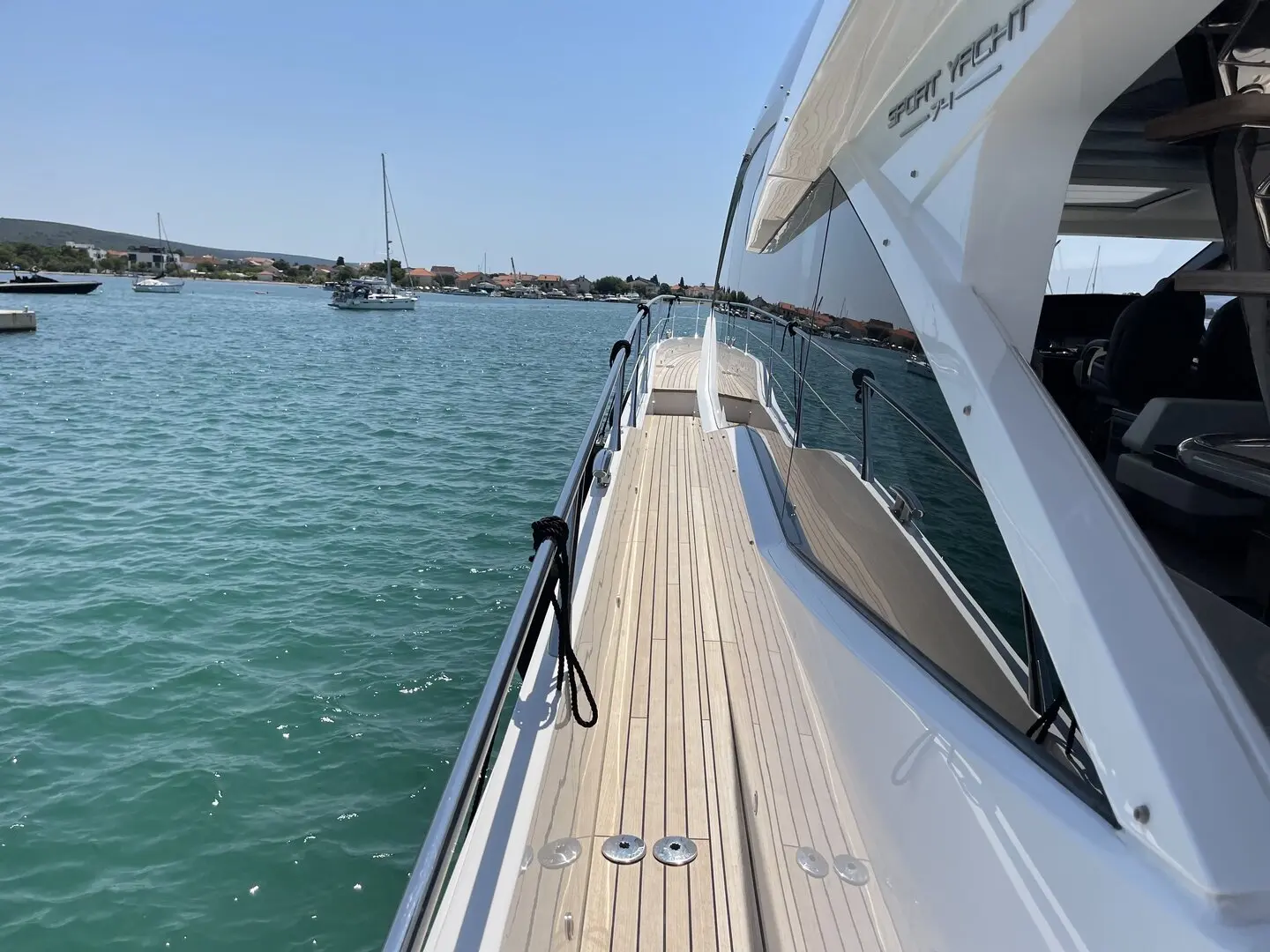 2021 Sunseeker 74 sport yacht xps