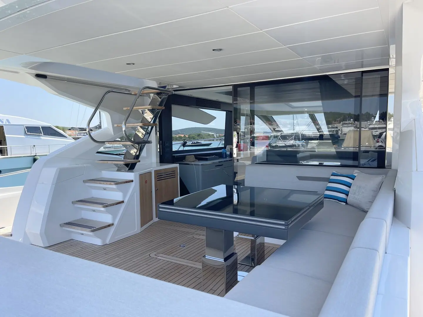 2021 Sunseeker 74 sport yacht xps