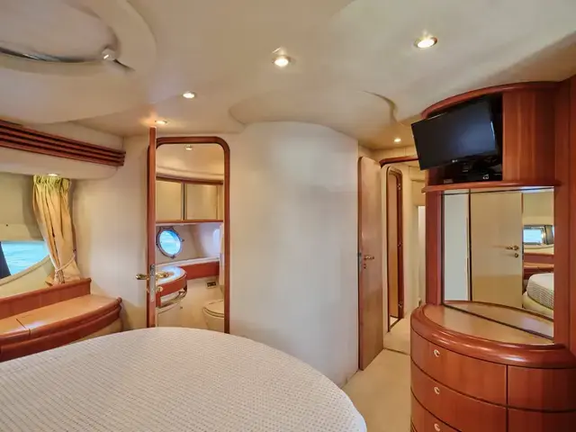 Azimut 68 E