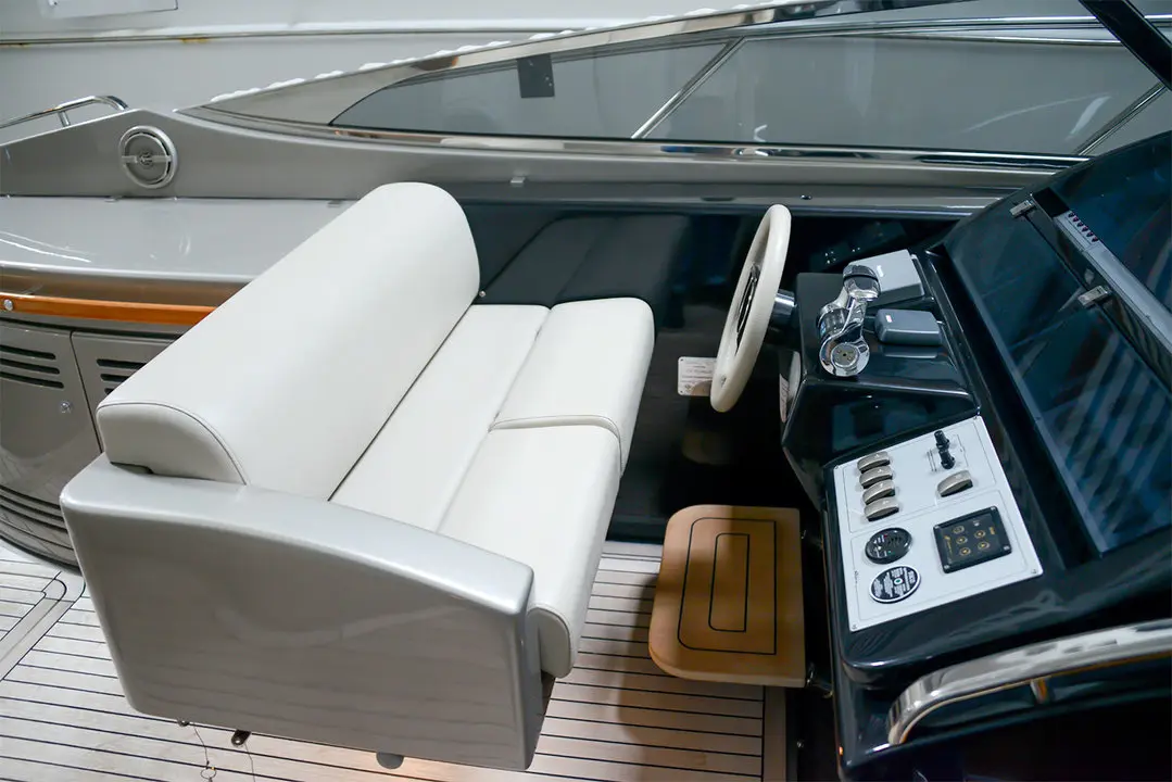 2011 Riva 52 rivale