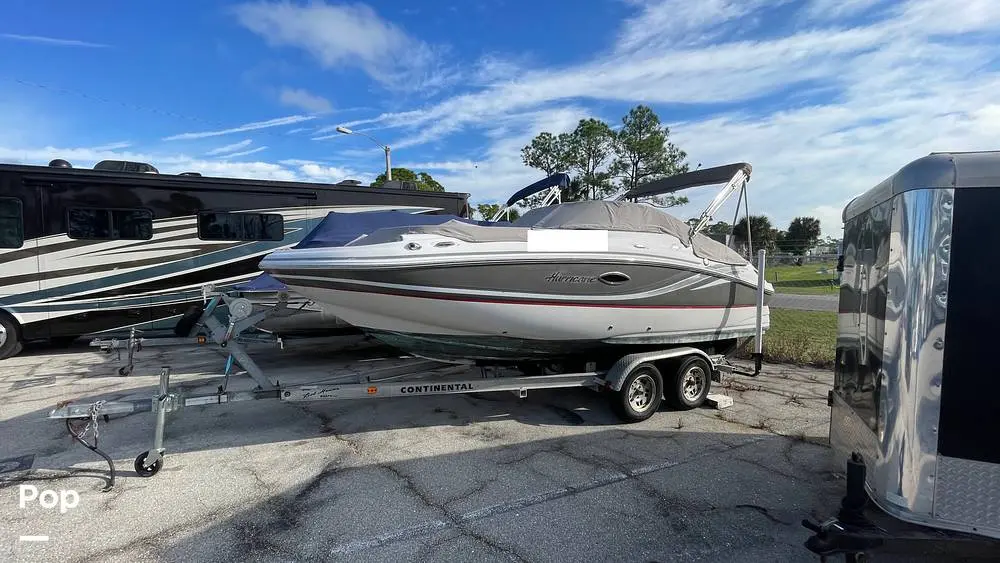 2012 Hurricane sun deck 2000