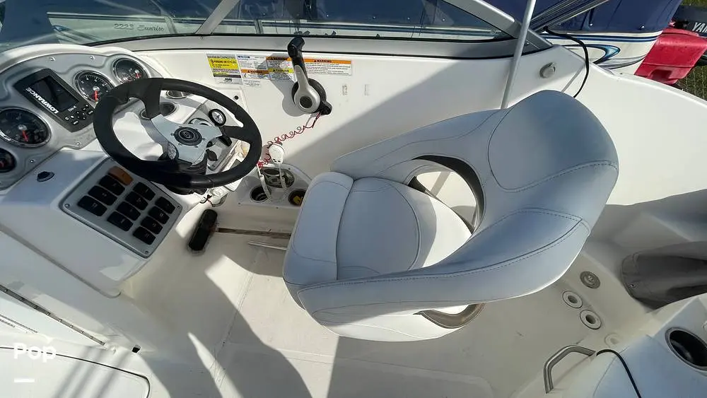 2012 Hurricane sun deck 2000