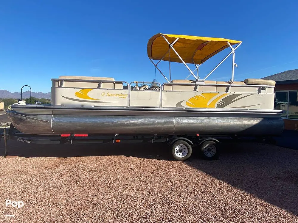 2009 Lowe ss240 suncruiser