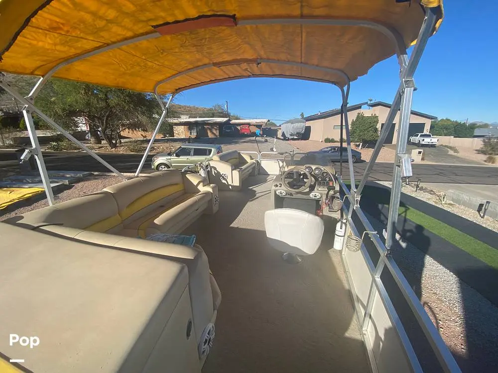 2009 Lowe ss240 suncruiser