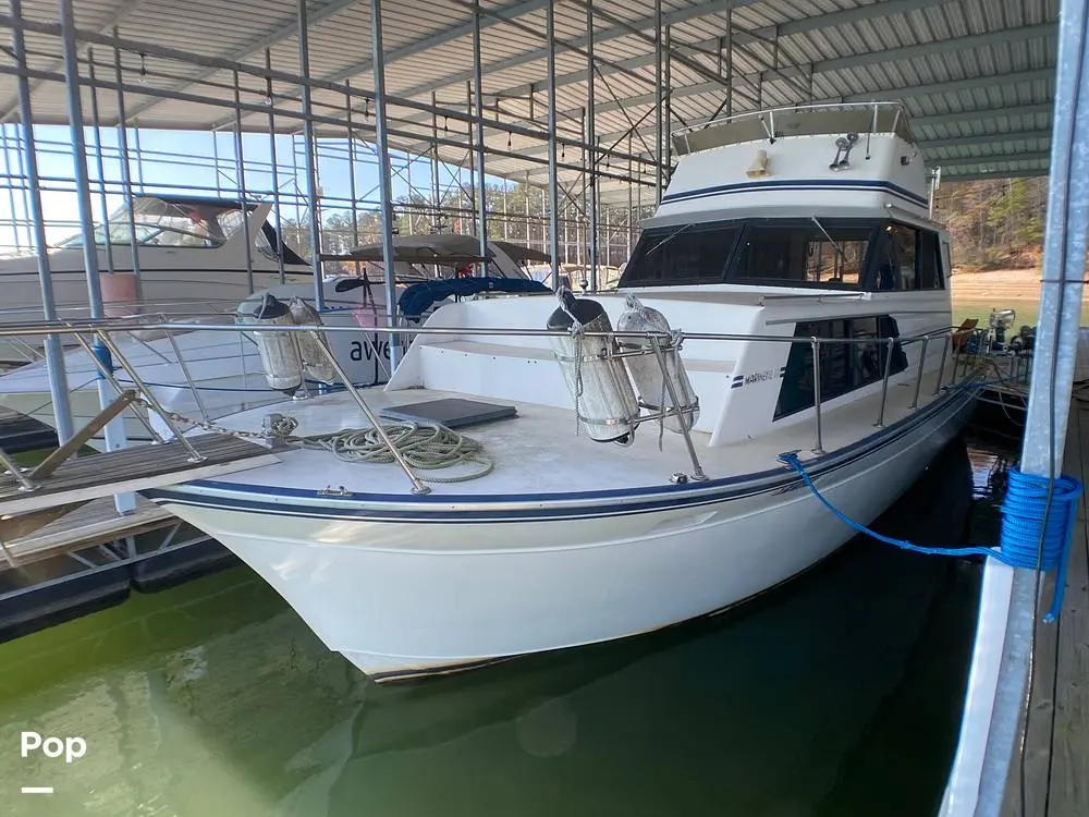 1987 Marinette 32 sedan flybridge