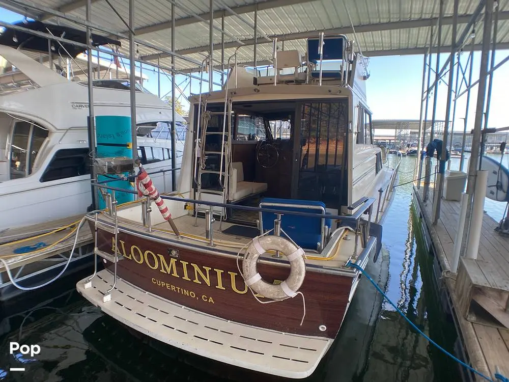 1987 Marinette 32 sedan flybridge