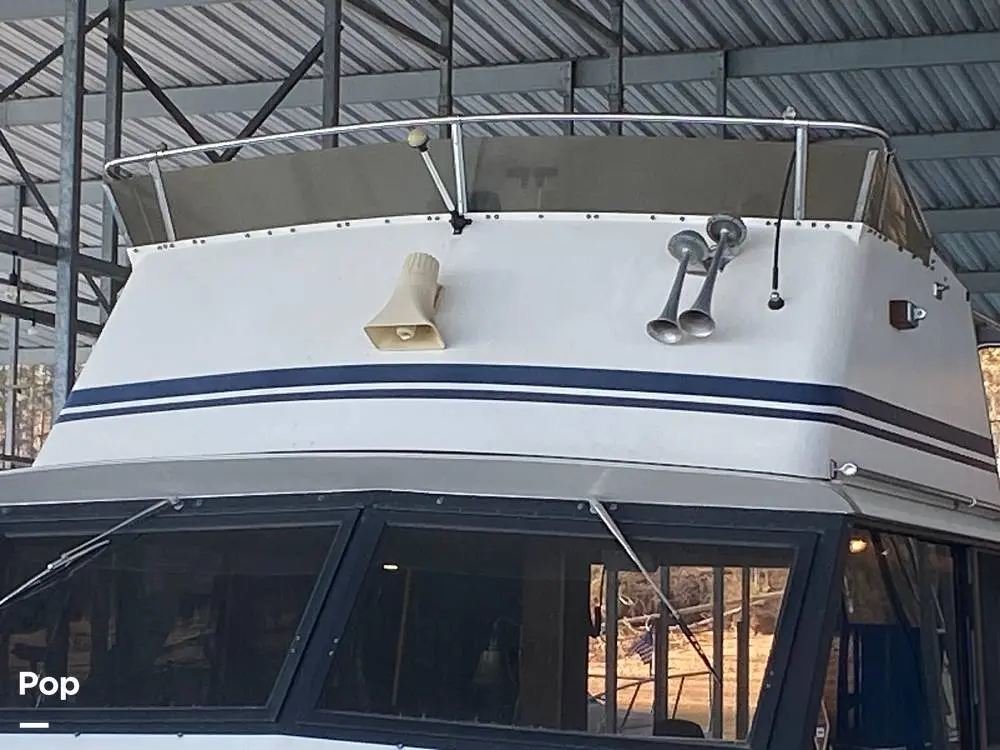 1987 Marinette 32 sedan flybridge