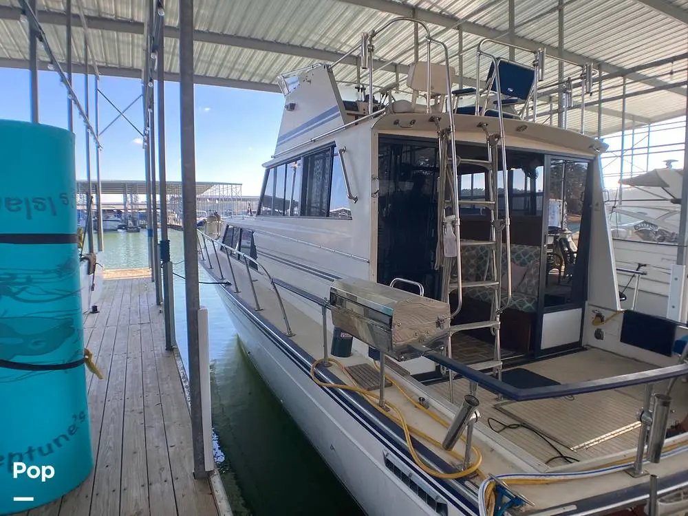 1987 Marinette 32 sedan flybridge