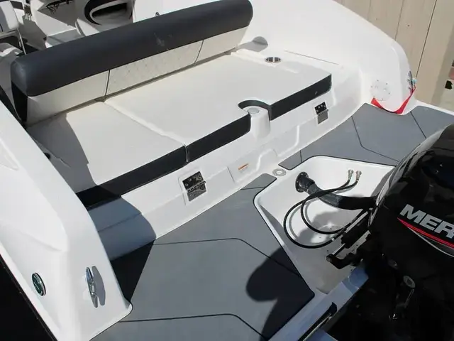 Bayliner Dx2200