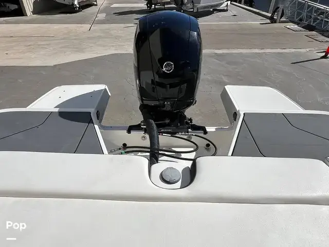 Bayliner Dx2200