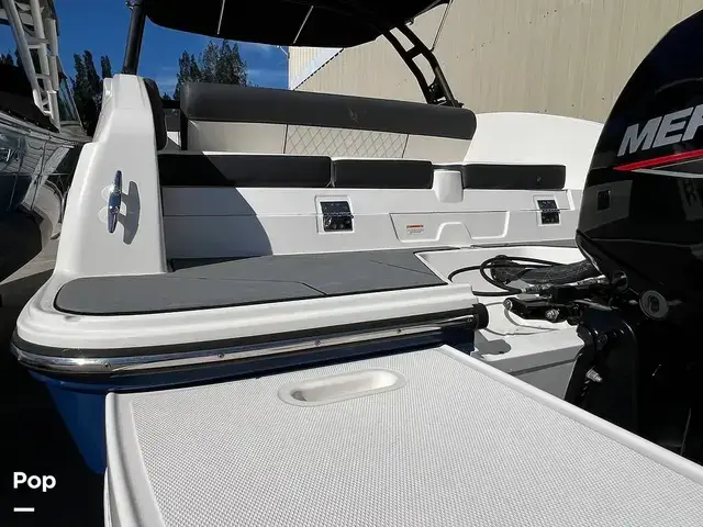 Bayliner Dx2200