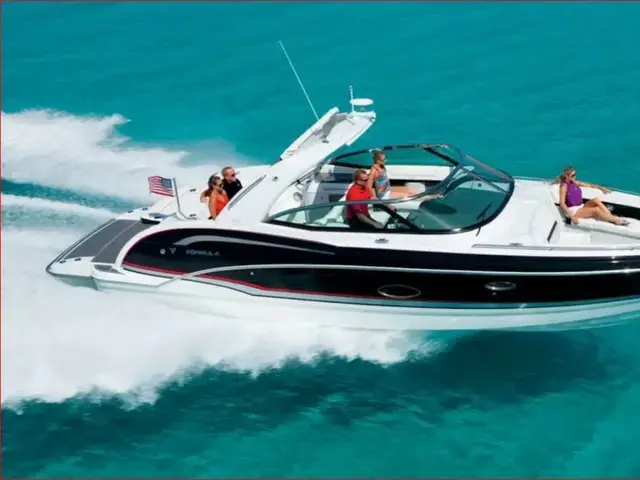 Formula 350 Crossover Bowrider