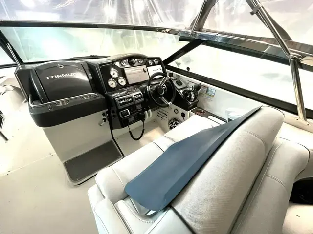 Formula 350 Crossover Bowrider