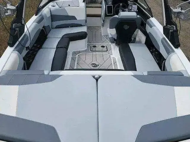 Malibu Wakesetter 22 Lsv