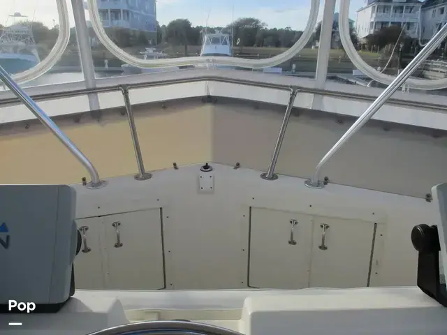 Hatteras 32 Flybridge Fisherman