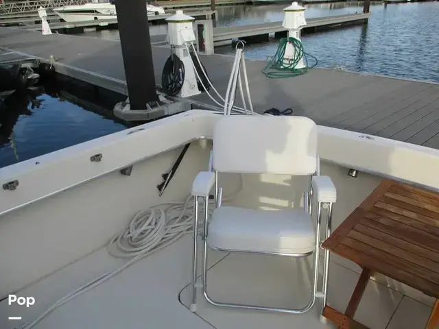 Hatteras 32 Flybridge Fisherman