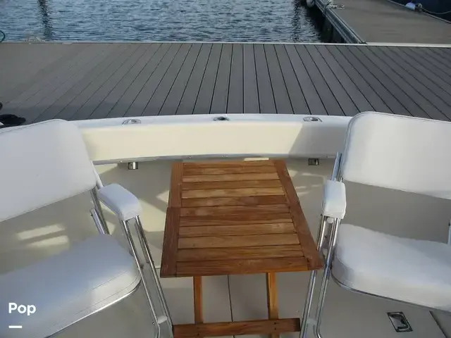 Hatteras 32 Flybridge Fisherman