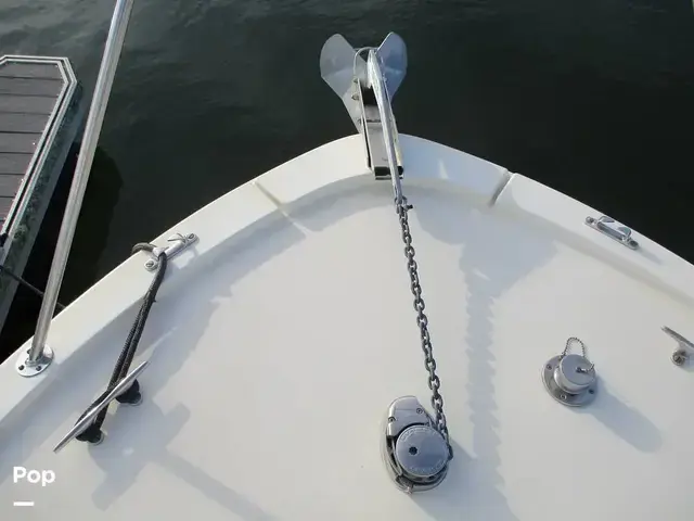 Hatteras 32 Flybridge Fisherman