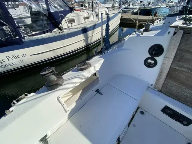 Pacific Seacraft 34