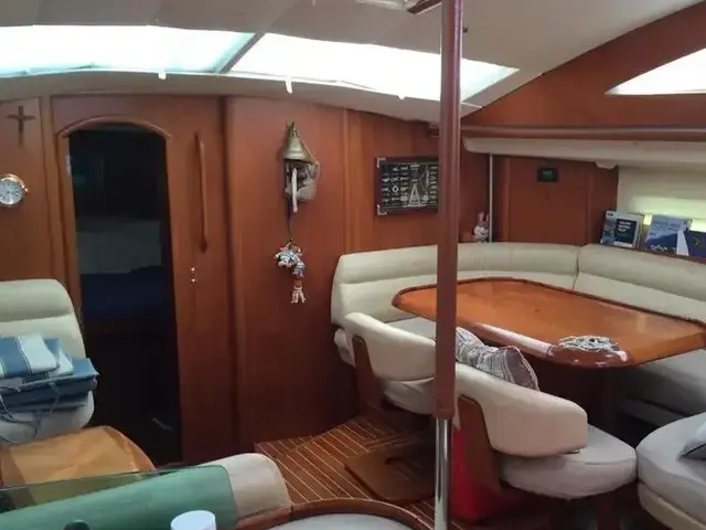 Jeanneau 54 Deck salon