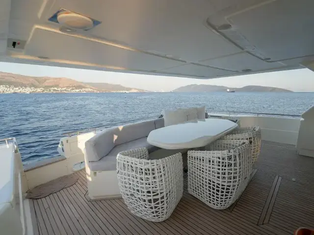 Ferretti Yachts 80