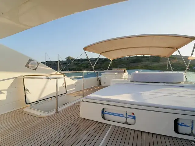 Ferretti Yachts 80