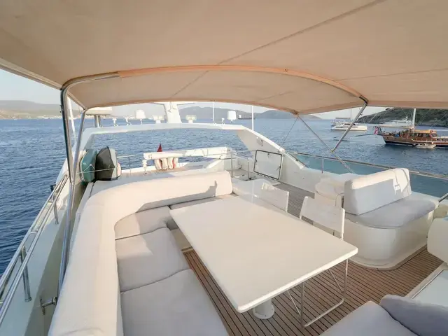 Ferretti Yachts 80