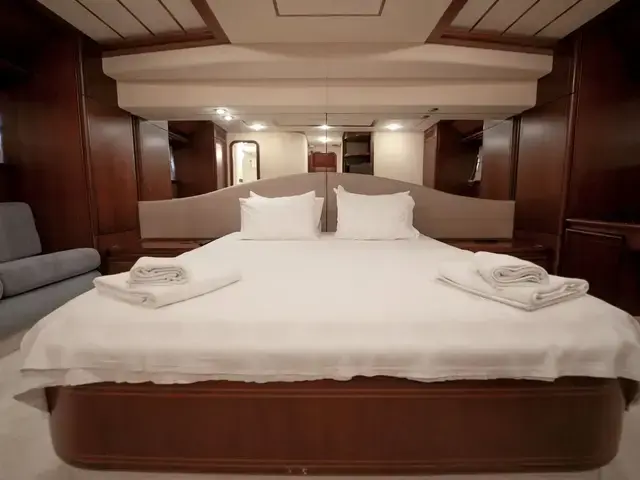 Ferretti Yachts 80