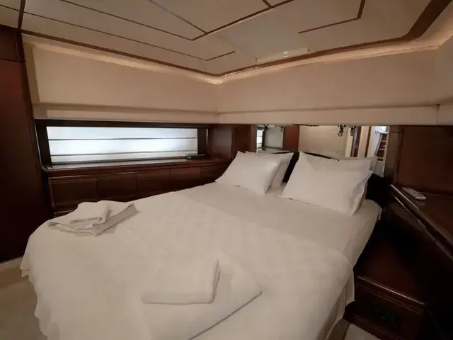 Ferretti Yachts 80