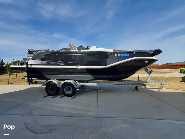 Bayliner Element Xr7