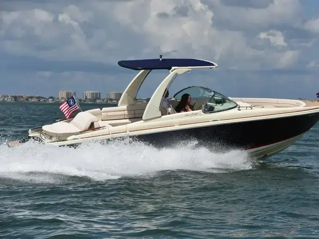 Chris-Craft Launch 28 GT