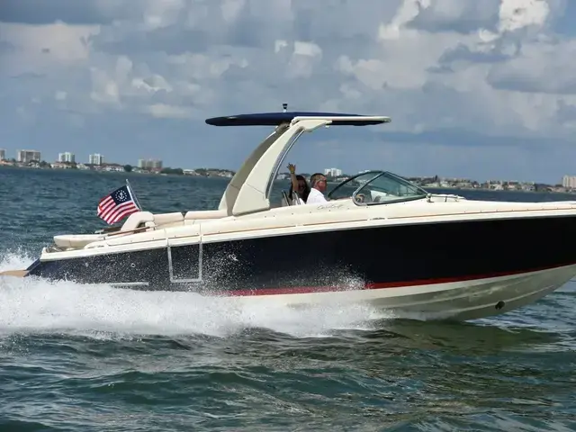 Chris-Craft Launch 28 GT