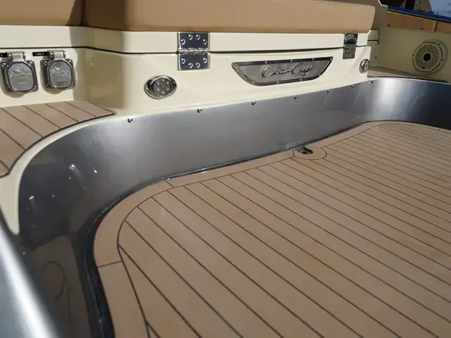 Chris Craft 35 Launch Gt