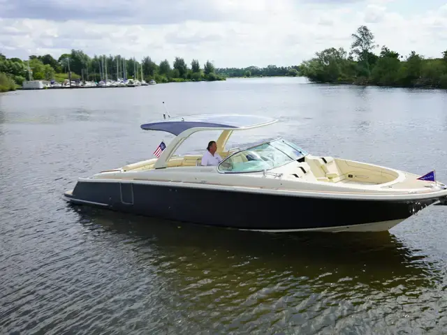 Chris Craft 35 Launch Gt