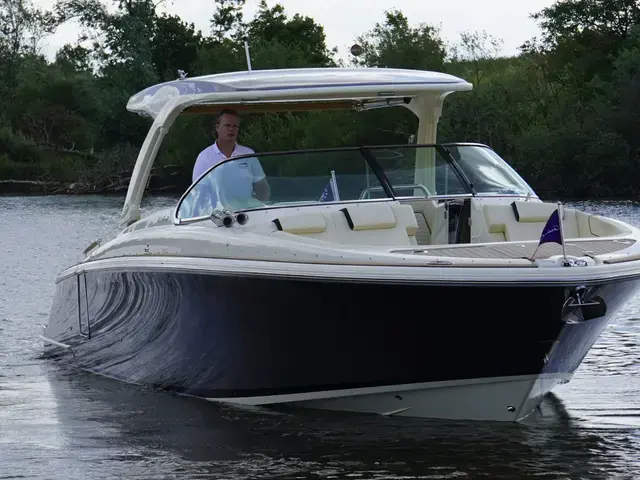 Chris Craft 35 Launch Gt