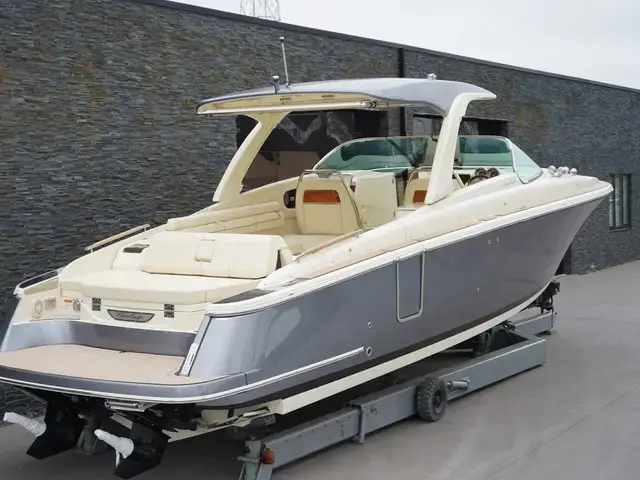 Chris Craft 35 Launch Gt