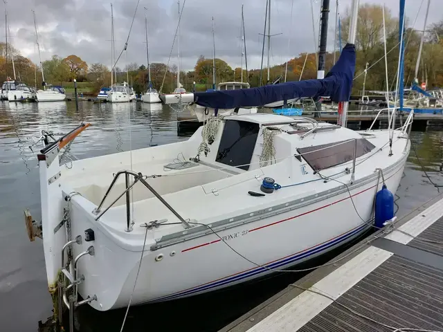 Jeanneau Tonic 23