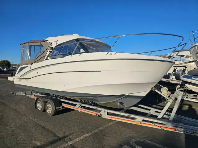 Beneteau Antares 8