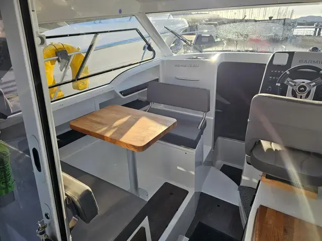 Beneteau Antares 8