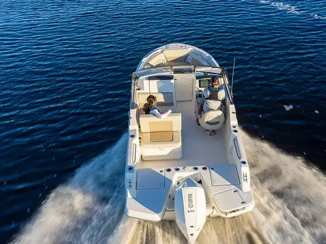 Boston Whaler 210 Vantage