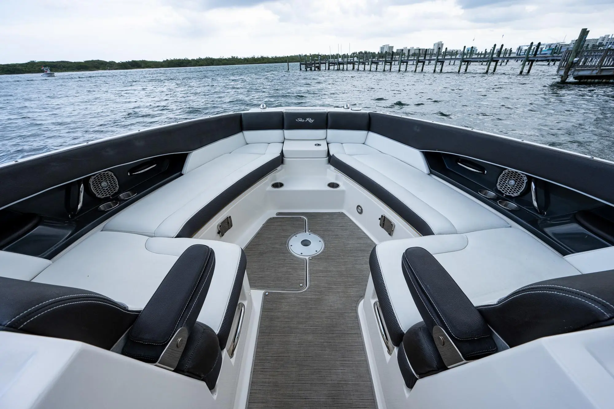 2016 Sea Ray 350 slx