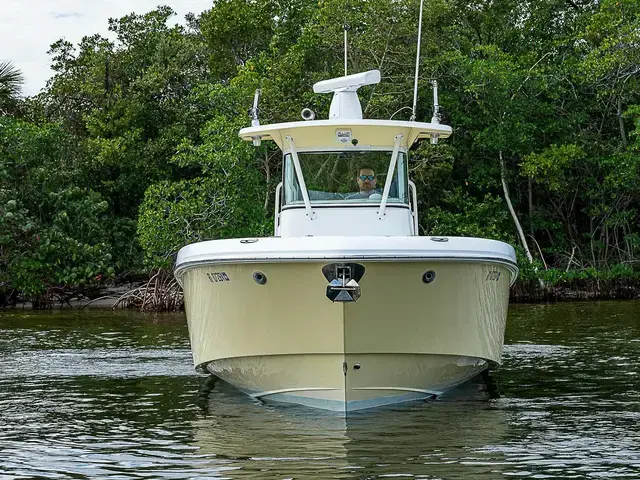 Everglades Boats 320 CC