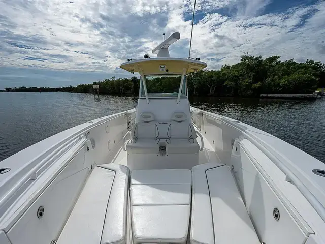 Everglades Boats 320 CC