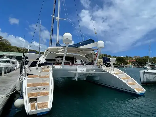 Catana 582