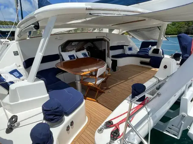 Catana 582